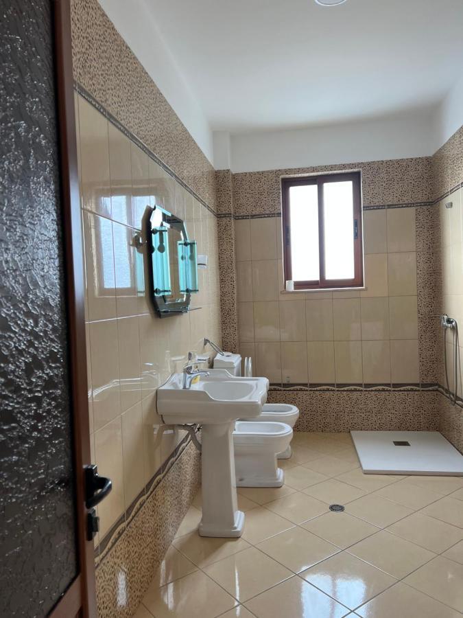 Guest House Il Palazzo ドゥラス エクステリア 写真